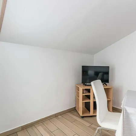 Apartman Miro Apartment *