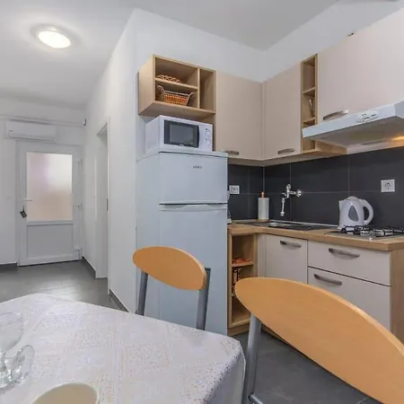 Apartment Apartman Miro