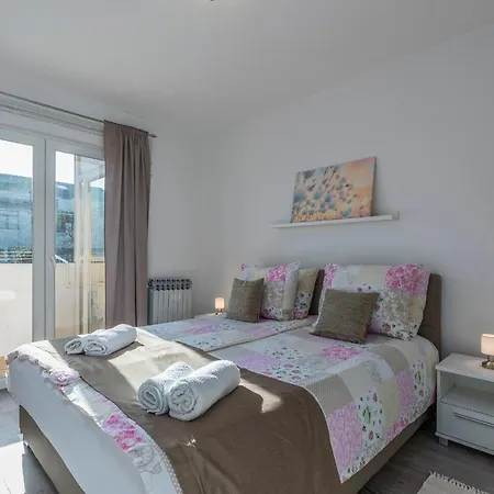 Apartment Apartman Miro *